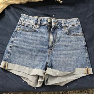 American Eagle size 2 mom short